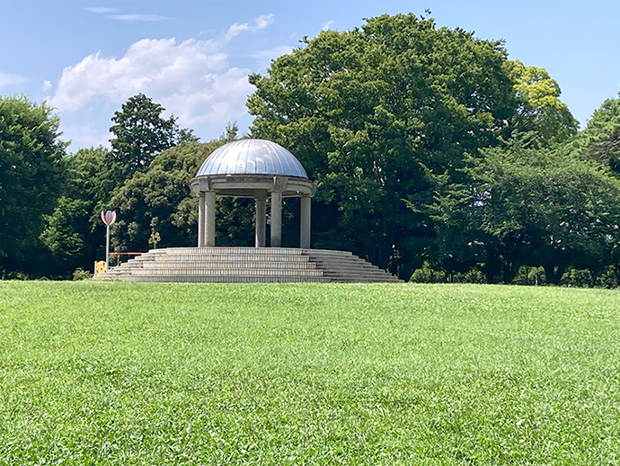 芝生広場・あずまやの写真